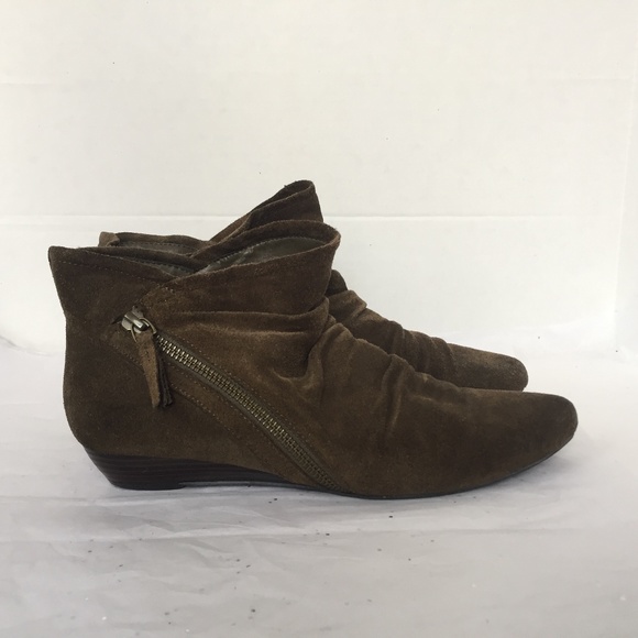 Nine West Golden Brown Suede Bestie Wedge Ankle Boot - Size 8 Angled Zipper - Picture 4 of 16